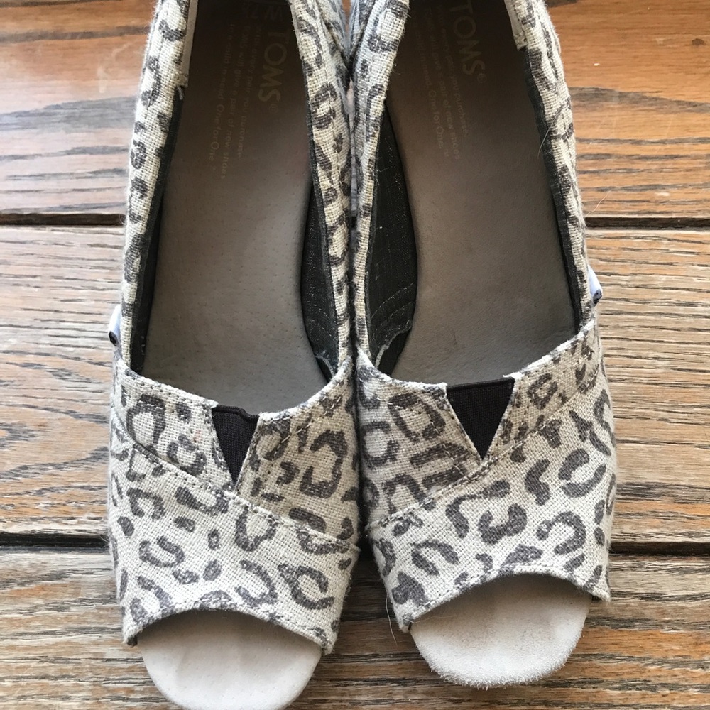 Toms wedge sandals